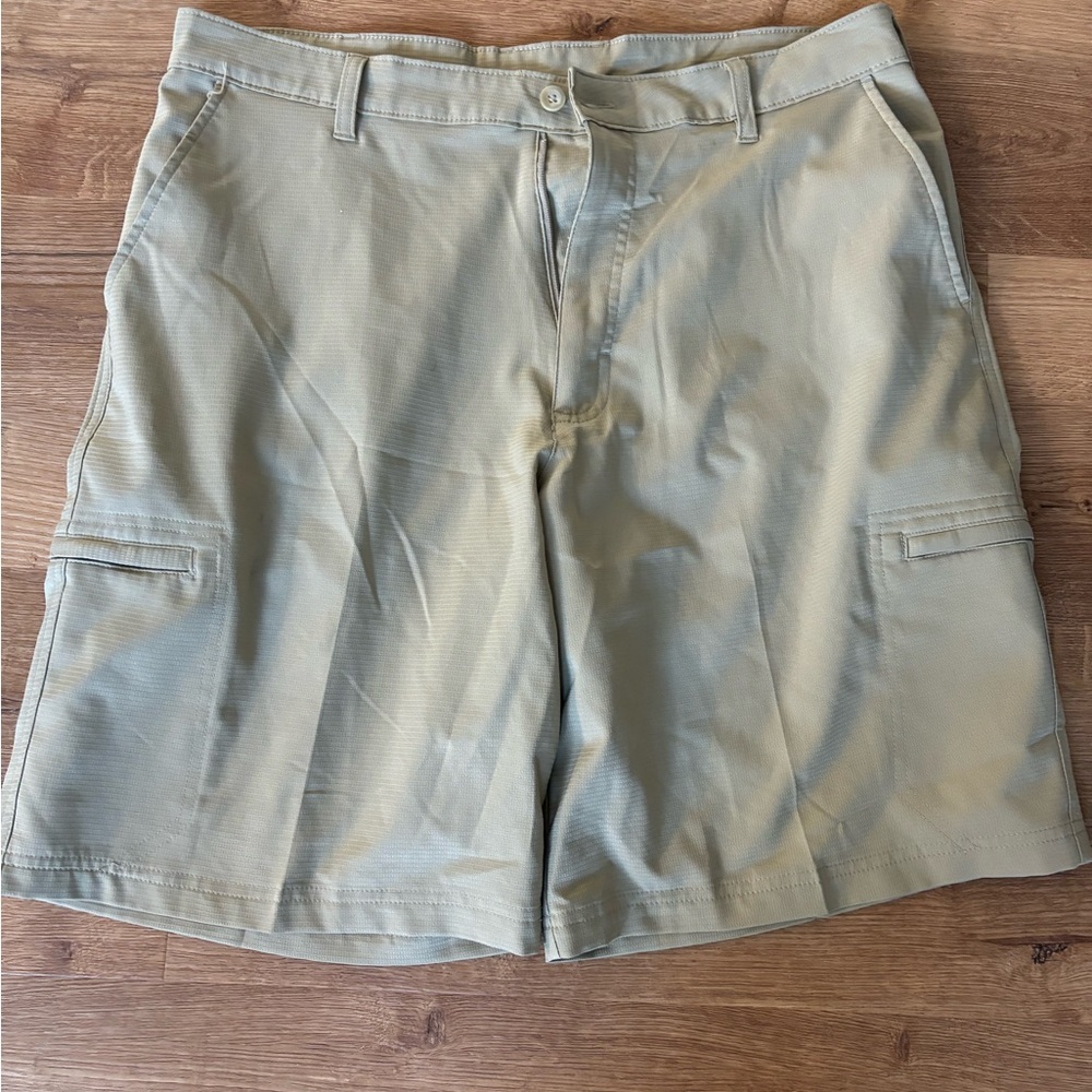 Men's Khaki Cargo Shorts